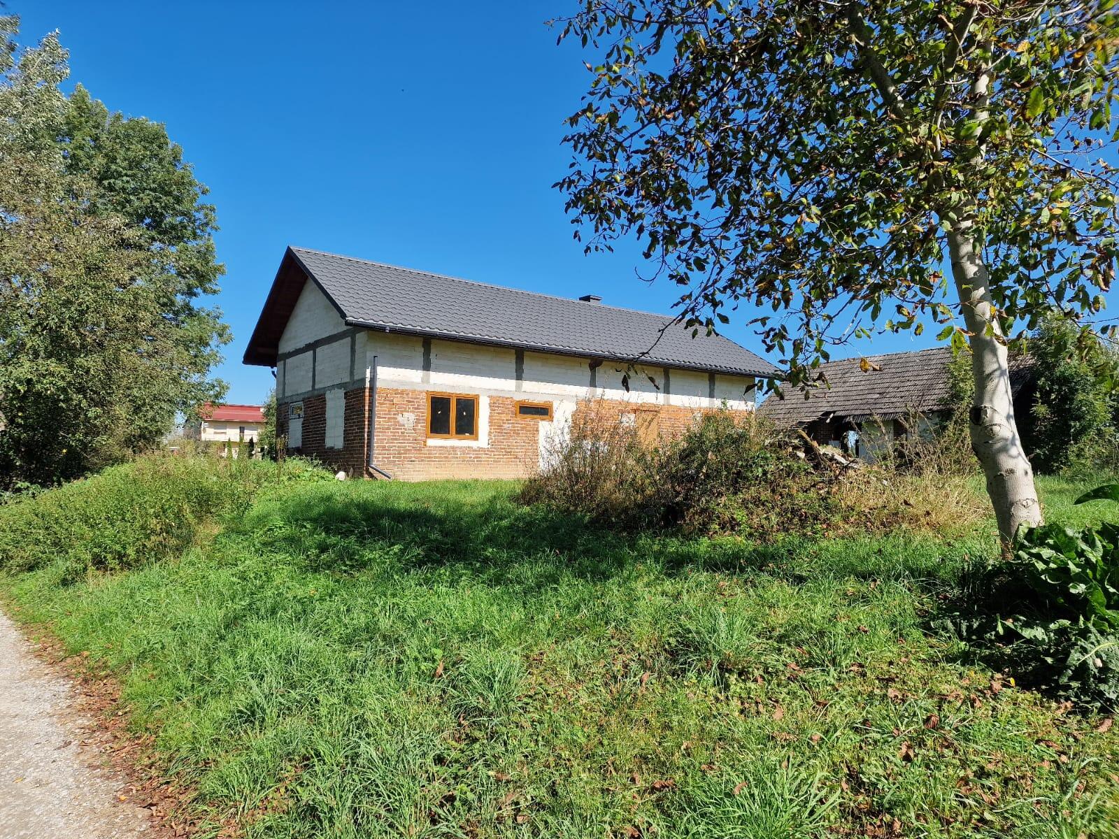 Dom blisko natury działka 23 ary - zdjęcie 2