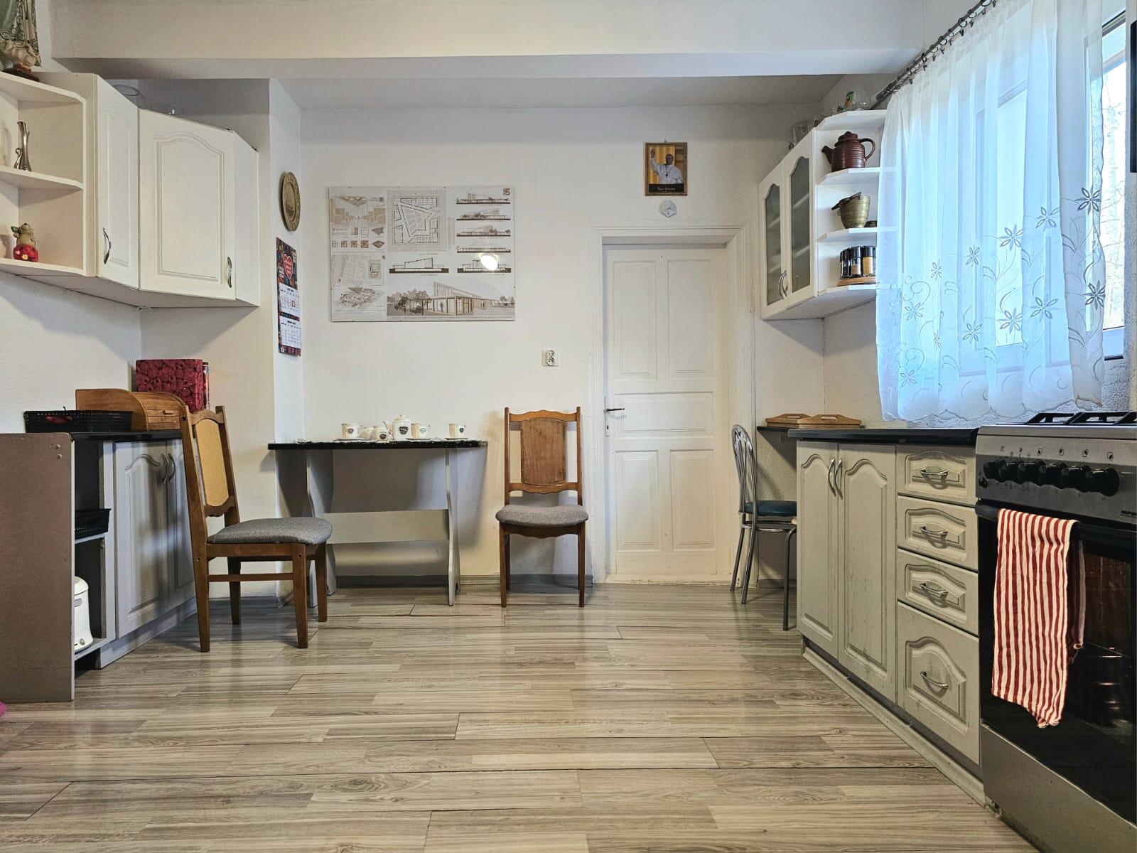 Dom gotowy do zamieszkania budynek gosporadczy plac zabaw działka - zdjęcie 13