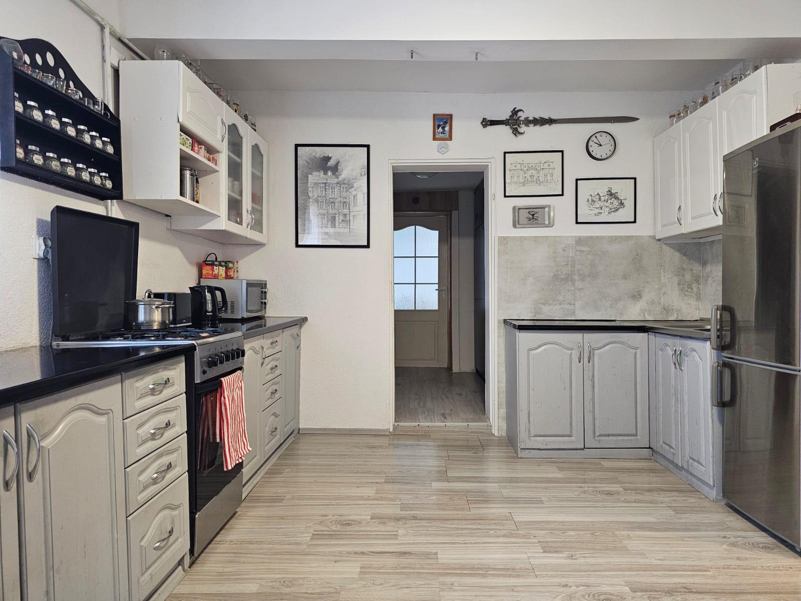 Dom gotowy do zamieszkania budynek gosporadczy plac zabaw działka - zdjęcie 14