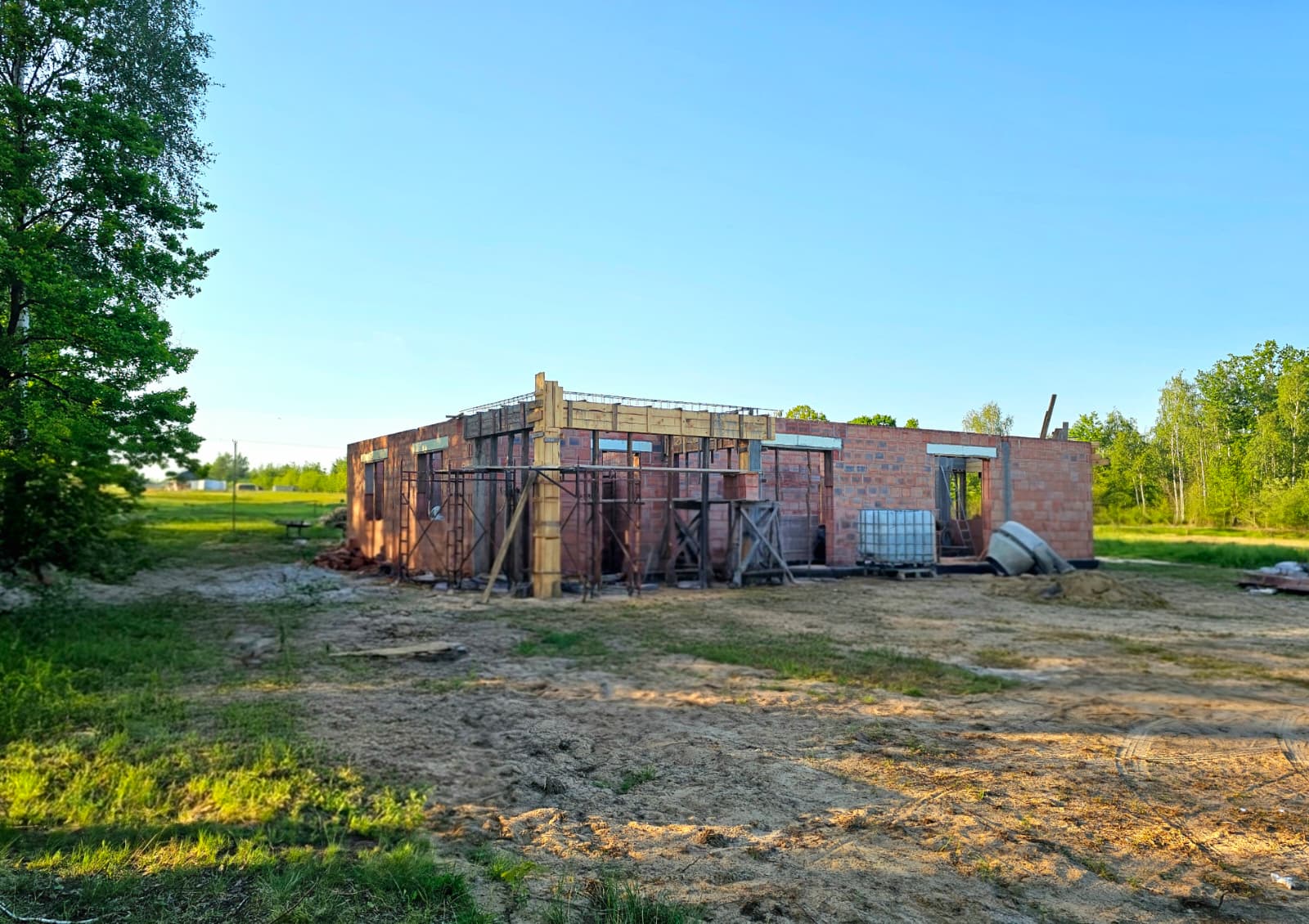 Komfortowy dom parterowy - zdjęcie 169