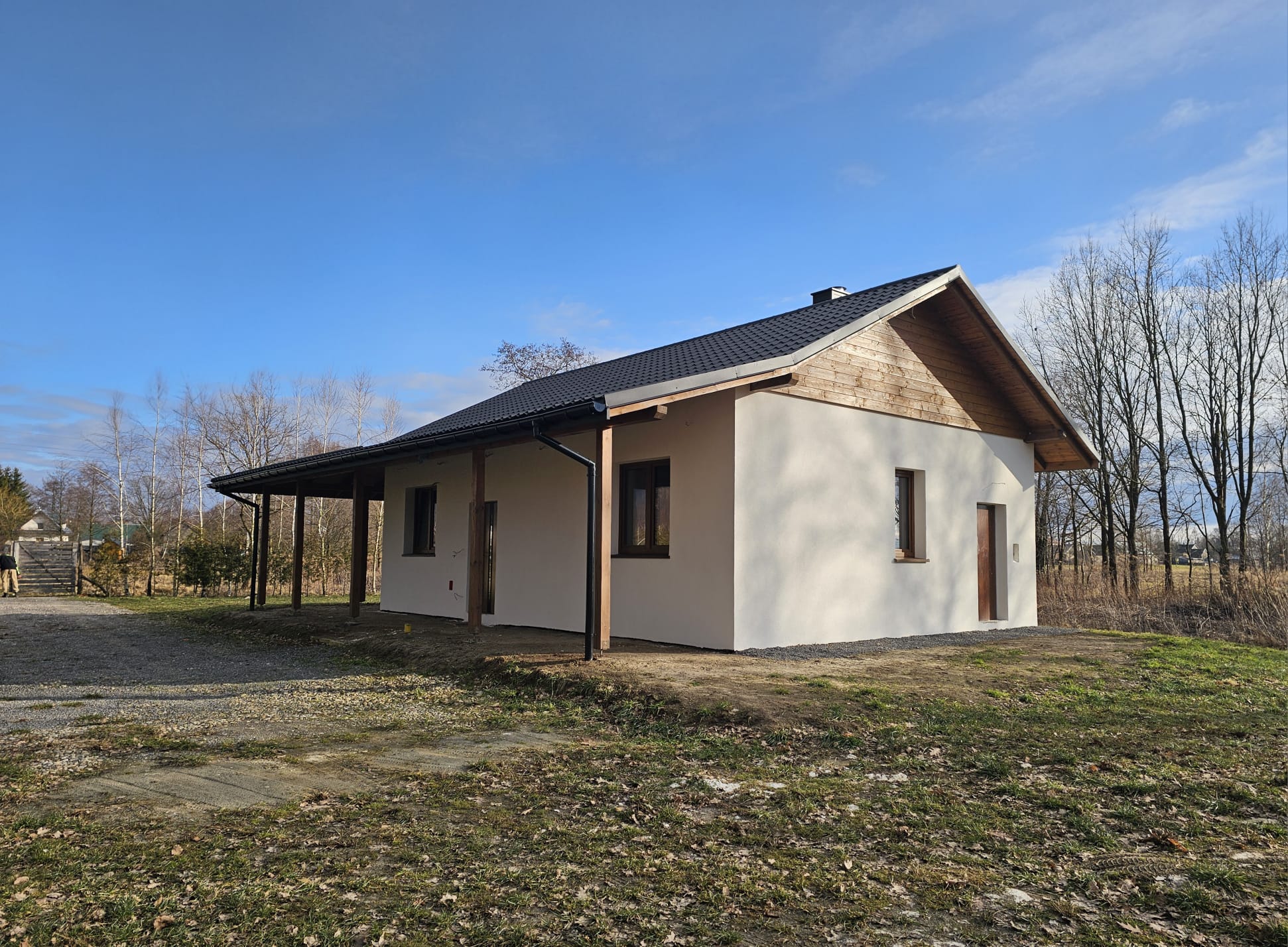 Dom w zacisznym zakątku bez sąsiadów - zdjęcie 2