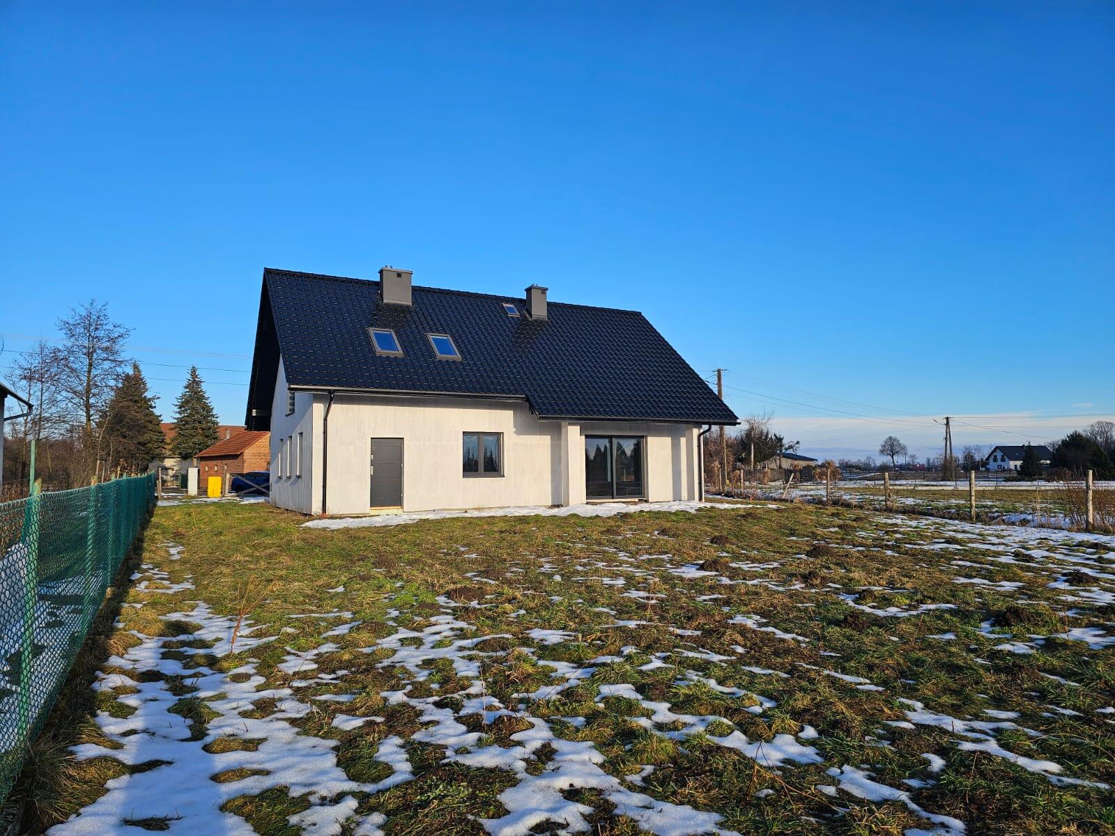 Energooszczędny dom jednorodzinny blisko lasu garaż - zdjęcie 2