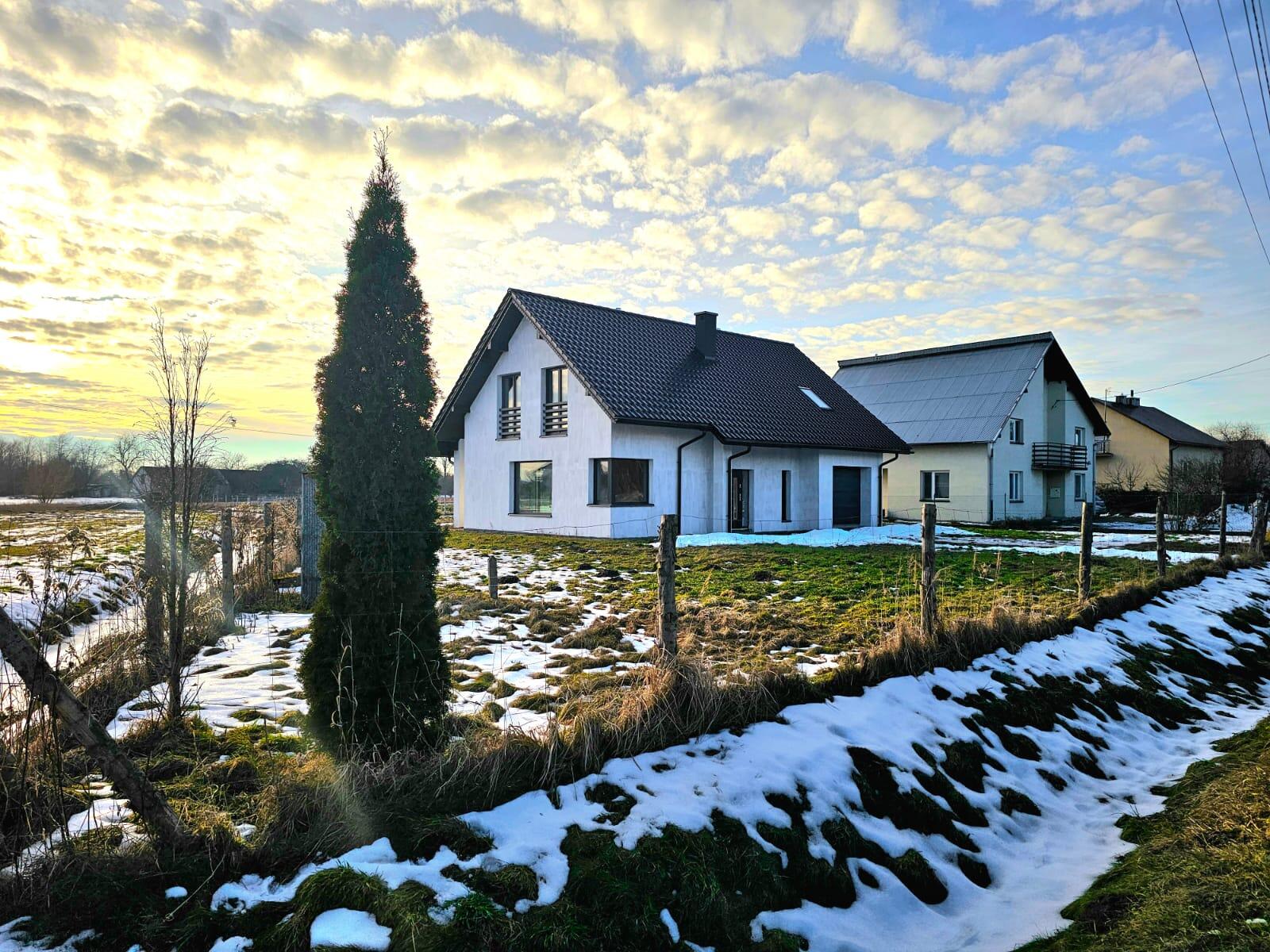 Energooszczędny dom jednorodzinny blisko lasu garaż - zdjęcie 3