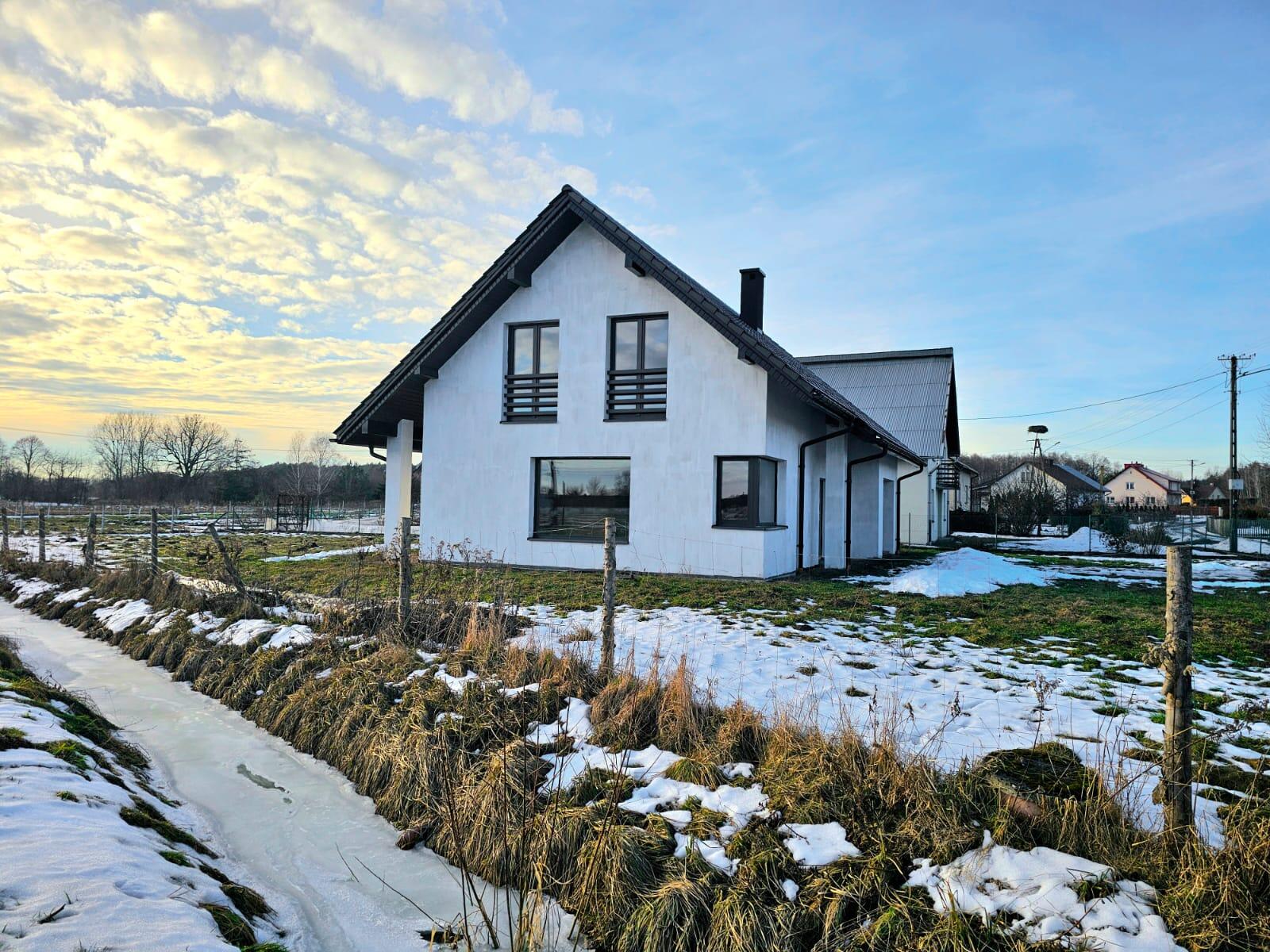 Energooszczędny dom jednorodzinny blisko lasu garaż - zdjęcie 7