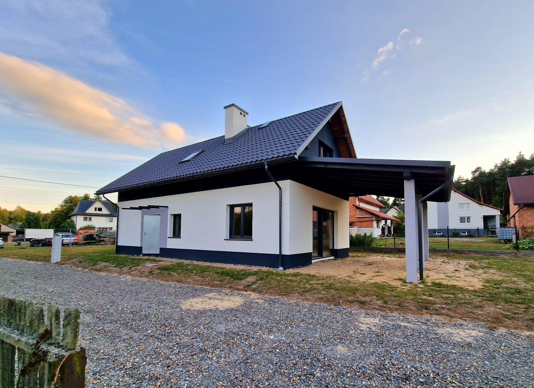 Funkcjonalny dom z tarasem - zdjęcie 1