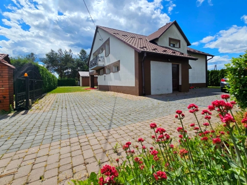 Przestronny dom dla rodziny lub inwestora | 2 mieszkania