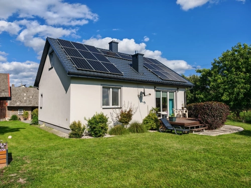 Klimatyczny dom z całorocznym basenem i dużą działką