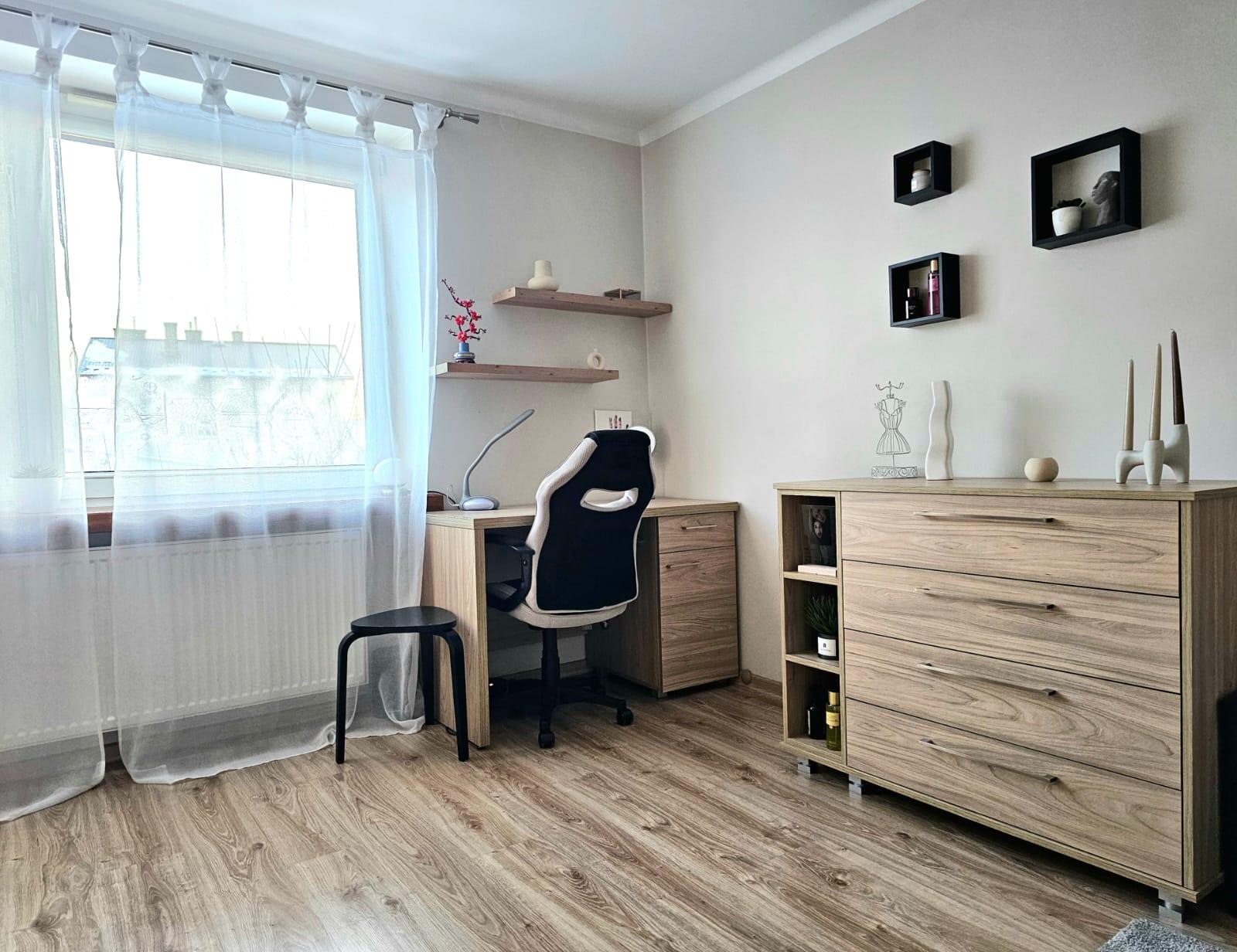 Przestronny dom z zadbaną działką - zdjęcie 10