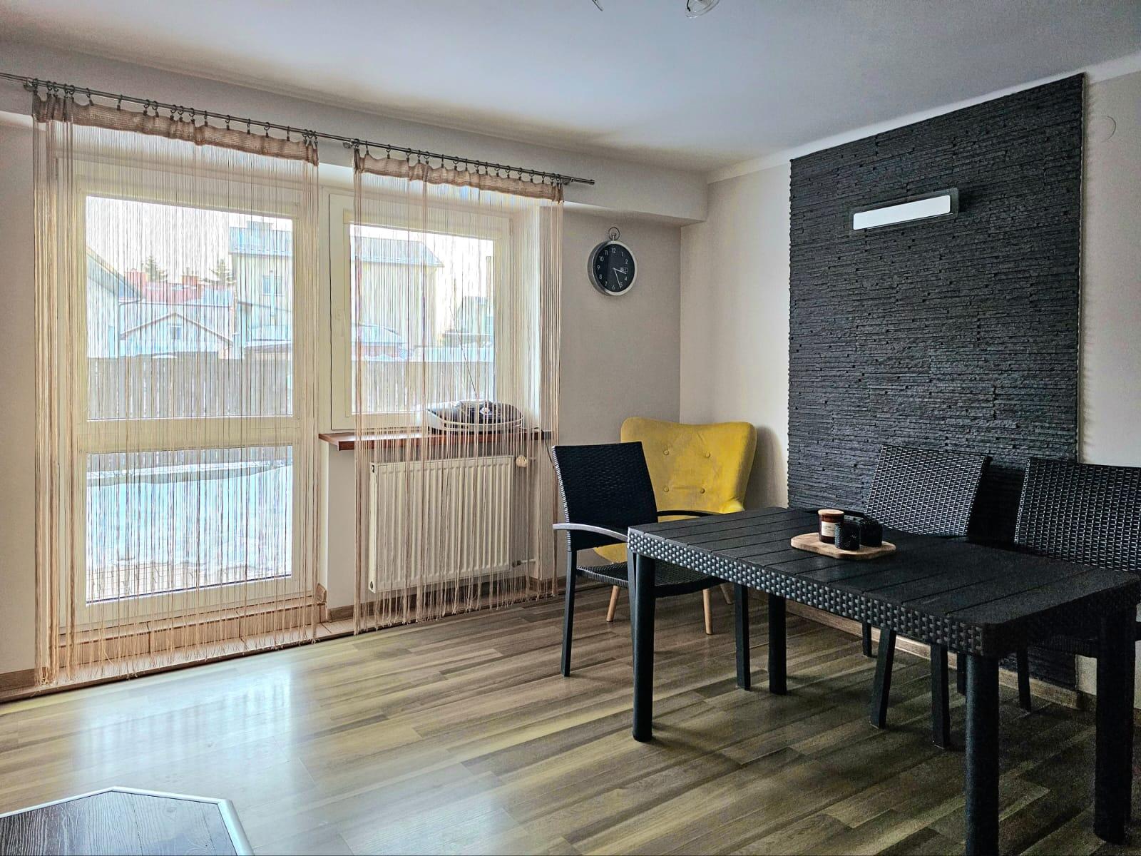 Przestronny dom z zadbaną działką - zdjęcie 12